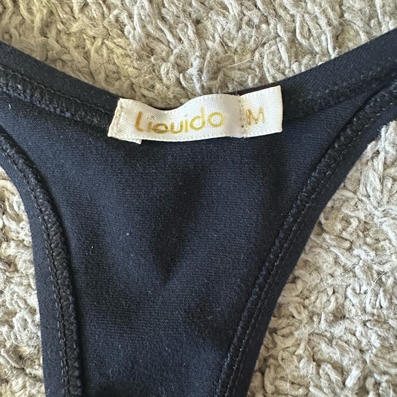 Liquido Active Black Sports Bra w/ pads - Picture 2 of 4